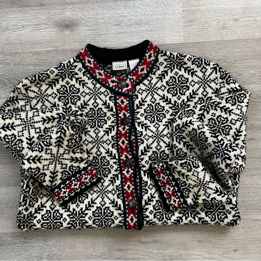 Vintage L.L. Bean Black and Cream Nordic Fair Isle Buttoned Wool Cardigan